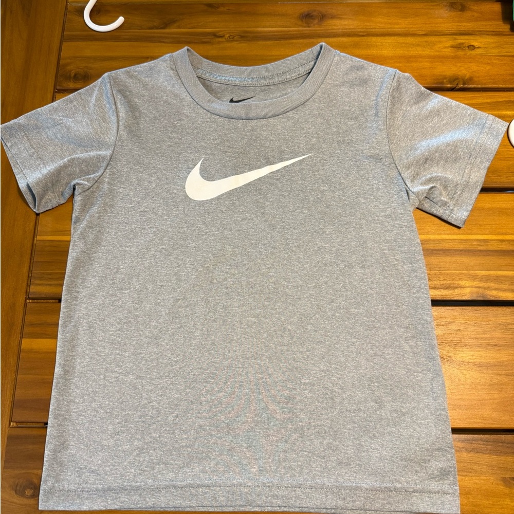 Nike Kids Light Gray Short Sleeve Tee